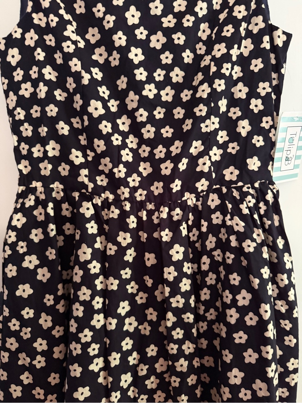 NWT TULIP B SIZE MEDIUM SLEEVELESS DRESS. - Picture 6 of 7